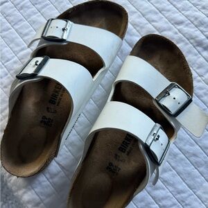 Birkenstock slides w buckle